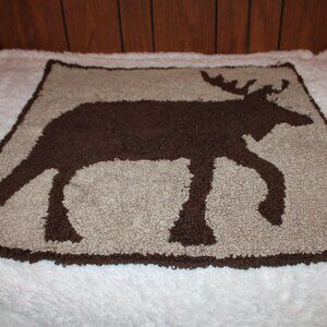 Moose hooked rug wall hanging 28" x 28"